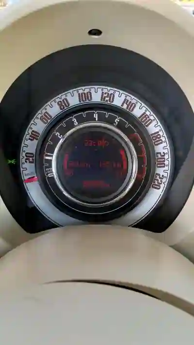 Fiat 500 2019 - 8500 EUR, 87000 km - AUTO.MOTO.pt - 87000km - foto 6 de 6