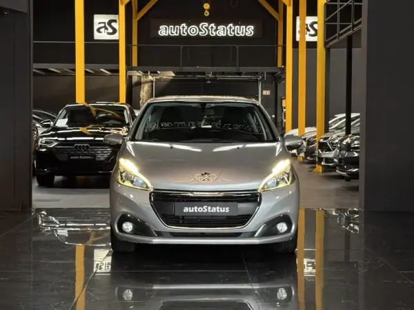 Peugeot 208 2017 — foto 2 de 23