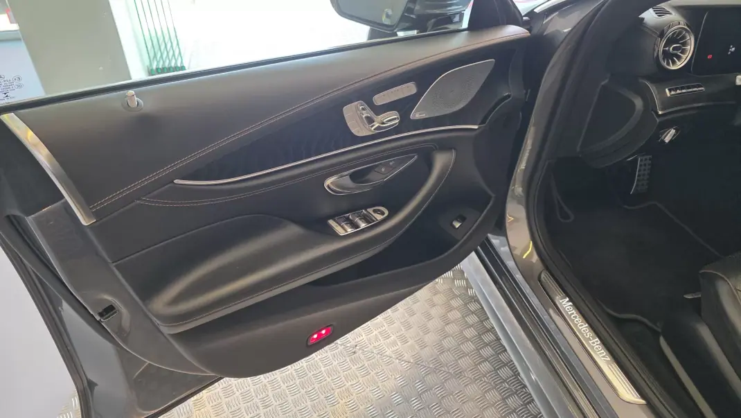 Mercedes-Benz CLS 400 2019 - 44500 EUR, 165703 km - AUTO.MOTO.pt - 165703km - foto 39 de 73