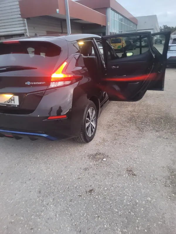 Nissan Leaf 2021 - 18000 EUR, 23400 km - AUTO.MOTO.pt - 23400km - foto 8 de 11