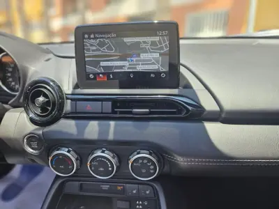 Mazda MX-5 2022 - 31480 EUR, 2900 km - AUTO.MOTO.pt - 2900km - foto 9 de 19