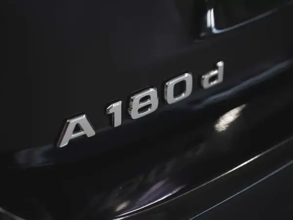 Mercedes-Benz A 180 2023 - 22750 EUR, 169036 km - AUTO.MOTO.pt - 169036km - foto 12 de 22