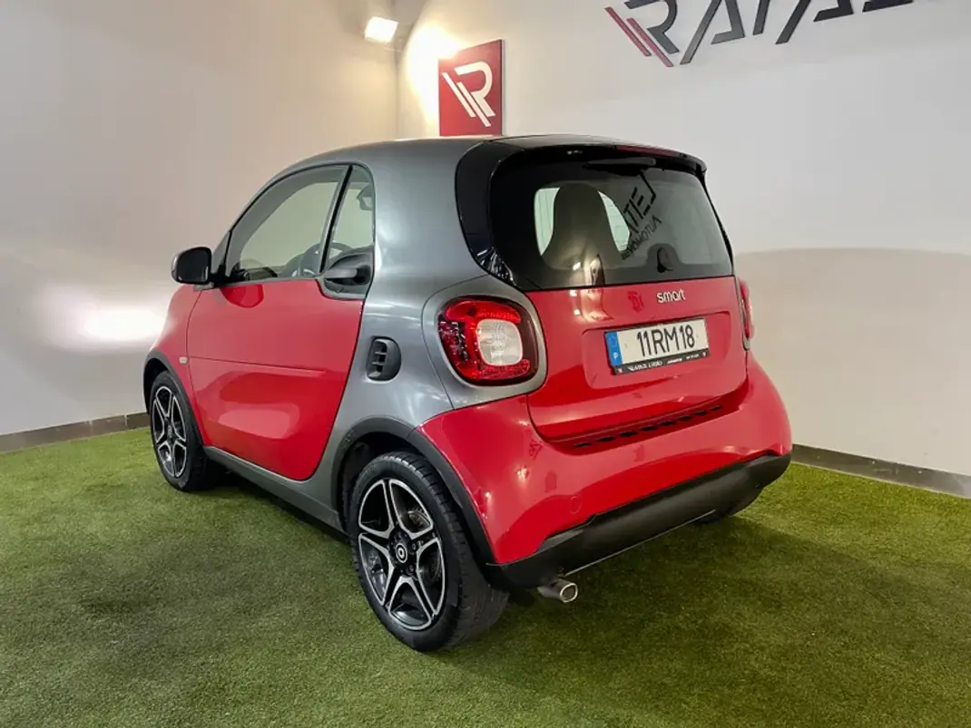 Smart 2016 - 10450 EUR, 91000 km - AUTO.MOTO.pt - 91000km - foto 9 de 26