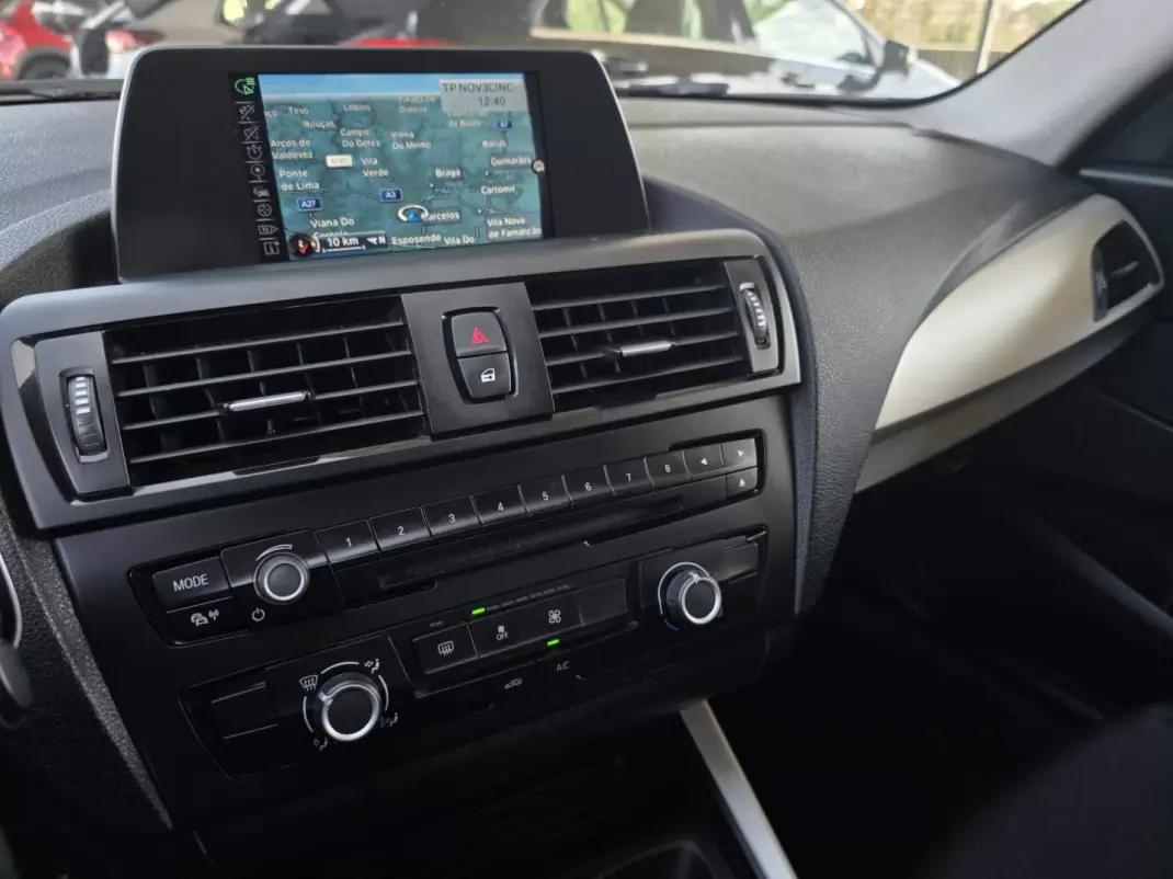 BMW 116 2014 - 10990 EUR, 204000 km - AUTO.MOTO.pt - 204000km - foto 19 de 29