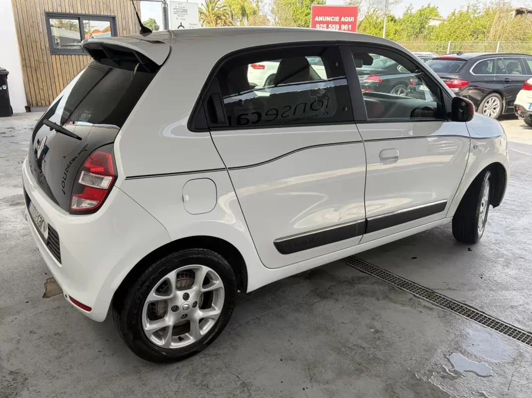 Renault Twingo 2015 - 8990 EUR, 146658 km - AUTO.MOTO.pt - 146658km - foto 5 de 12