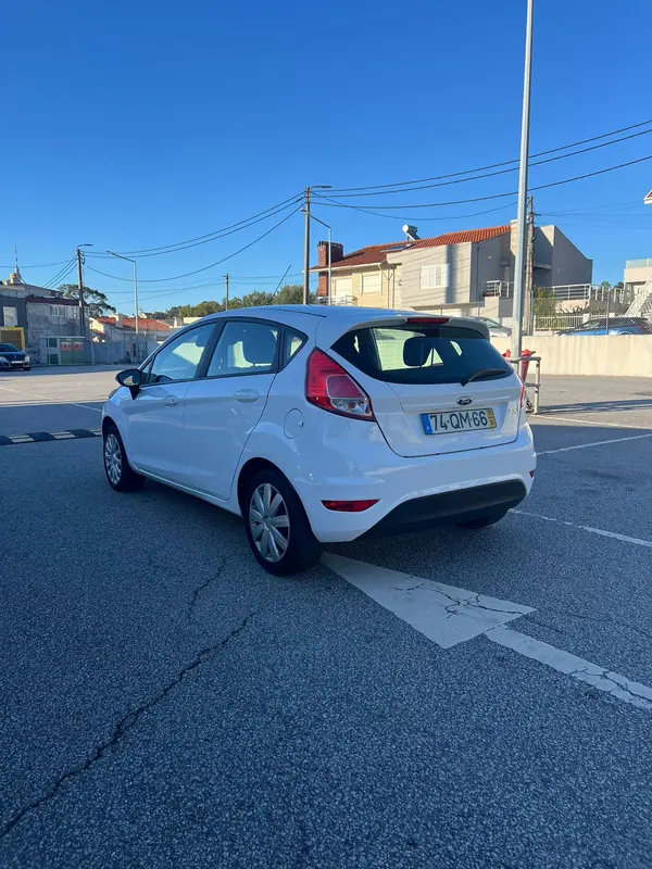 Ford Fiesta 2015 - 5490 EUR, 150000 km - 150000km - foto 6 de 13