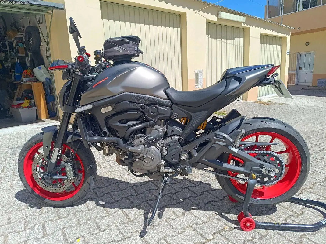 Ducati Monster 937 SP 2021 - 8375 EUR, 30000 km - AUTO.MOTO.pt - 30000km - foto 2 de 11