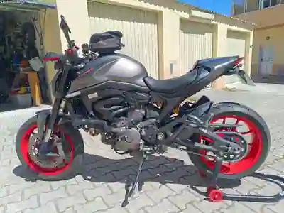 Ducati Monster 937 SP 2021 - 8375 EUR, 30000 km - AUTO.MOTO.pt - 30000km - foto 2 de 11