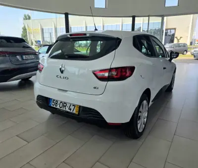 Renault Clio 1.5 Dci Van 2014 - 5750 EUR, 192158 km - AUTO.MOTO.pt - 192158km - foto 6 de 15