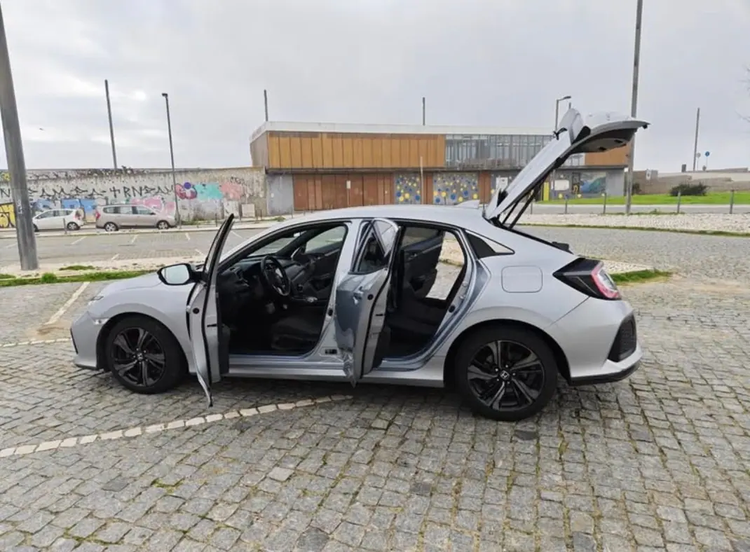 Honda Civic 2018 - 16700 EUR, 119000 km - 119000km - foto 14 de 15