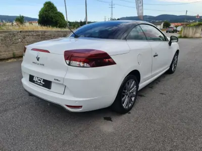 Renault Mégane Cabrio 2015 - 14990 EUR, 195000 km - AUTO.MOTO.pt - 195000km - foto 6 de 43
