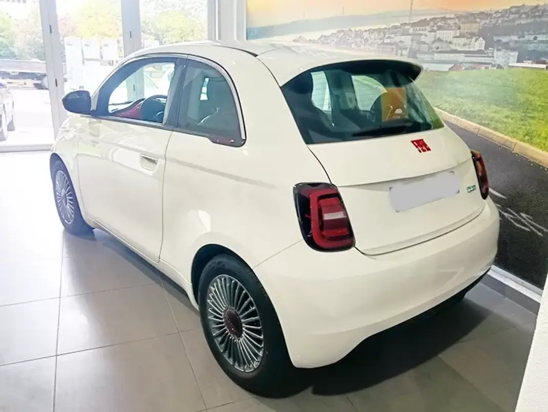 Fiat 500e 2022 - 14990 EUR, 10540 km - 10540km - foto 7 de 53