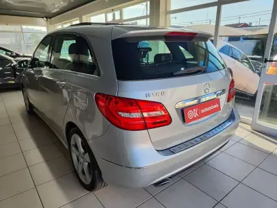 Mercedes-Benz B 180 2012 - 10950 EUR, 220000 km - AUTO.MOTO.pt - 220000km - foto 7 de 32