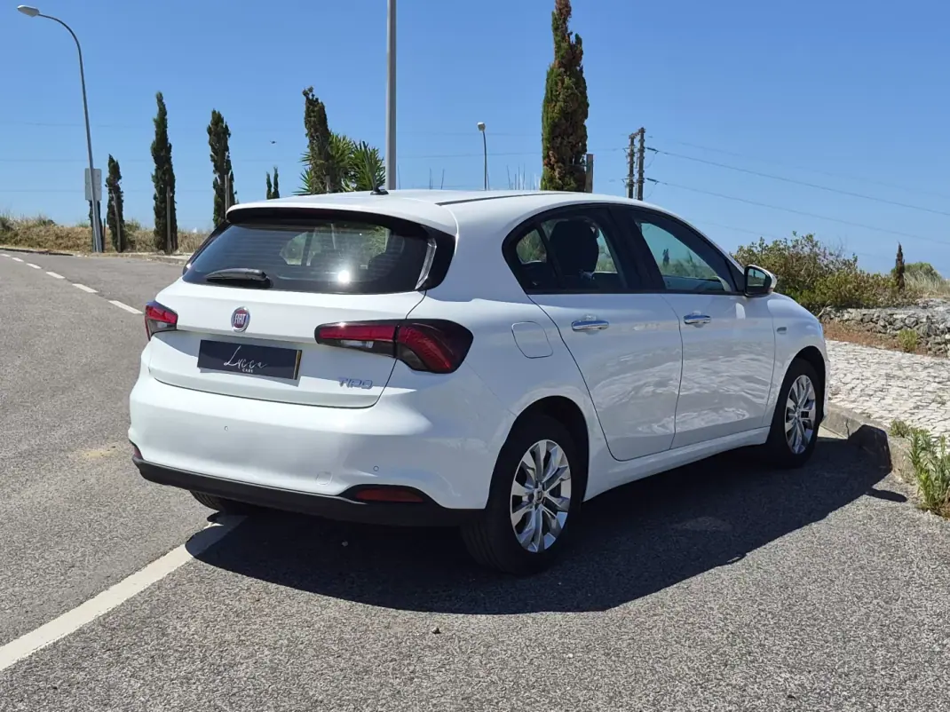 Fiat Tipo Station Wagon 2019 - 9990 EUR, 96572 km - AUTO.MOTO.pt - 96572km - foto 4 de 24