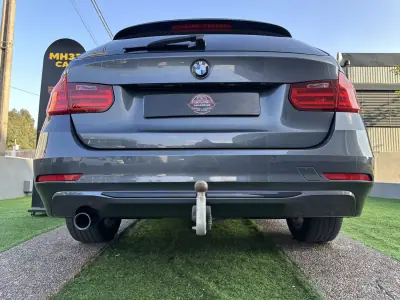 BMW 318 2014 - 12900 EUR, 178000 km - AUTO.MOTO.pt - 178000km - foto 17 de 65