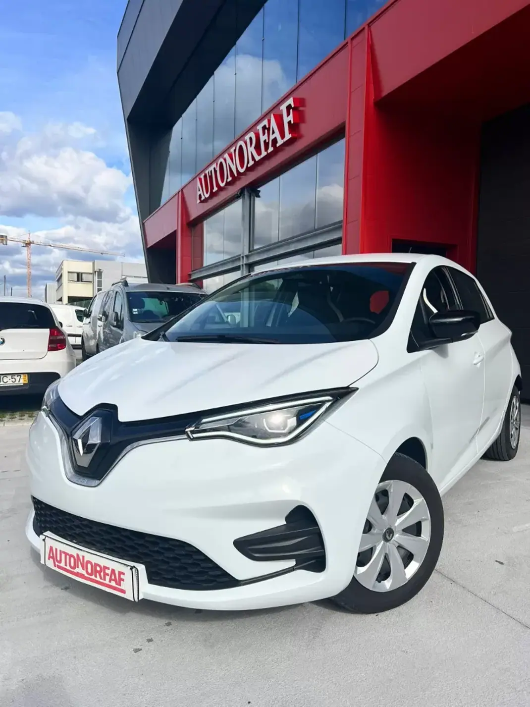 Renault Zoe 2021 - 20000 EUR, 29355 km - AUTO.MOTO.pt - 29355km - foto 1 de 21