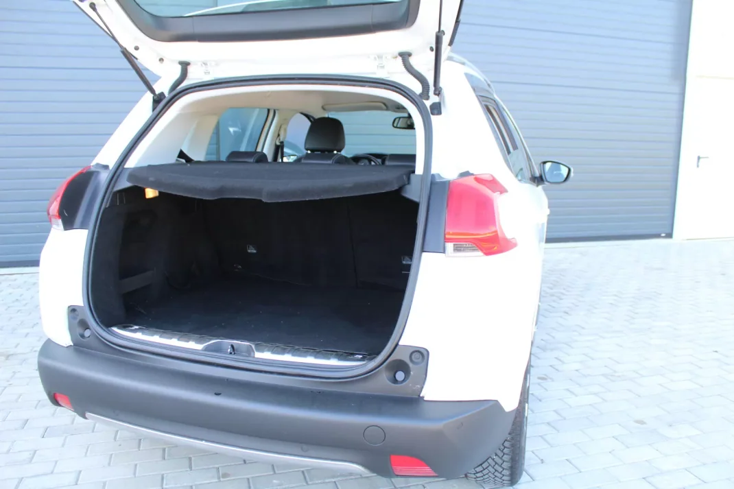 Peugeot 2008 2015 - 10500 EUR, 148600 km - AUTO.MOTO.pt - 148600km - foto 19 de 19