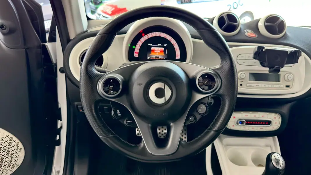 Smart ForTwo 2016 - 9990 EUR, 86291 km - 86291km - foto 14 de 23