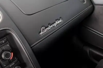 Lamborghini Gallardo 2009 - 138000 EUR, 94993 km - AUTO.MOTO.pt - 94993km - foto 21 de 23