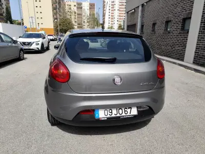 Fiat Bravo 2010 - 5980 EUR, 147000 km - AUTO.MOTO.pt - 147000km - foto 15 de 23