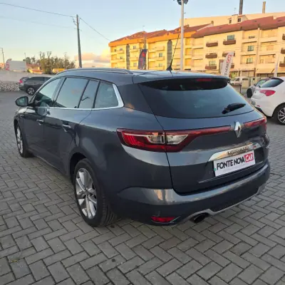 Renault Mégane Sport Tourer 2018 - 14950 EUR, 127252 km - AUTO.MOTO.pt - 127252km - foto 20 de 21