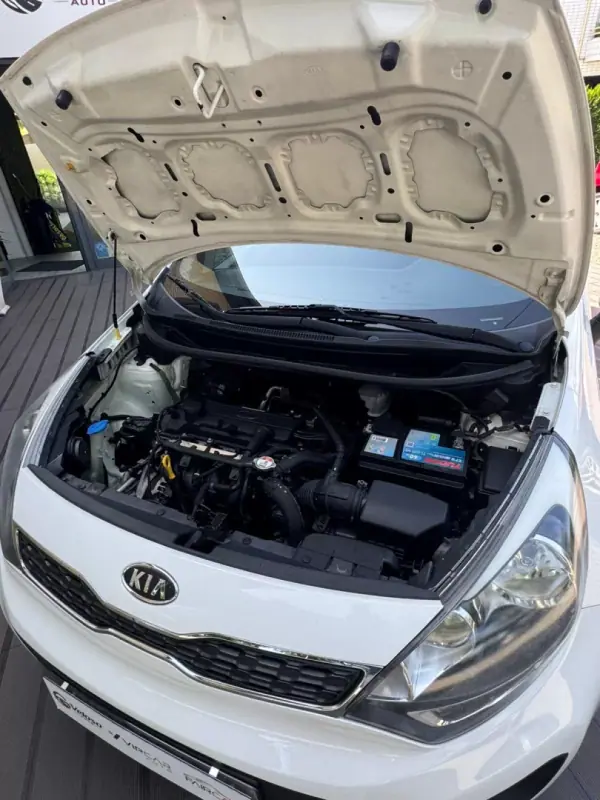 Kia Rio 2011 - 7400 EUR, 155000 km - AUTO.MOTO.pt - 155000km - foto 7 de 11
