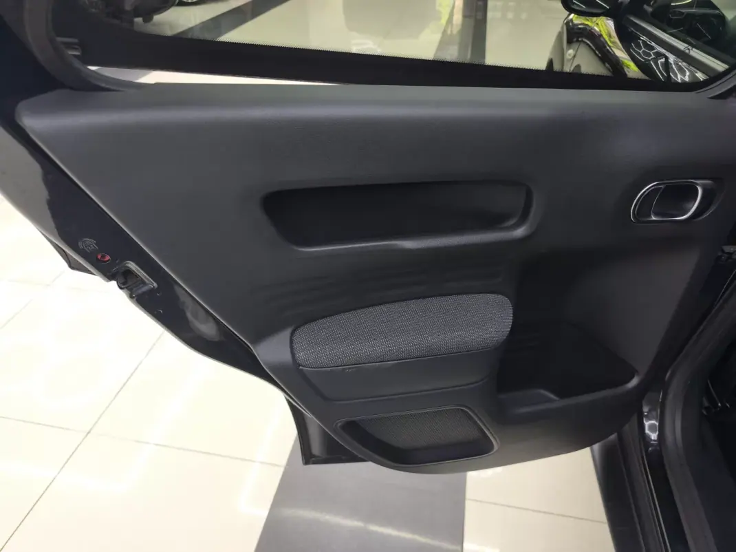 Citroën C4 Cactus 2015 - 10950 EUR, 186687 km - 186687km - foto 43 de 46