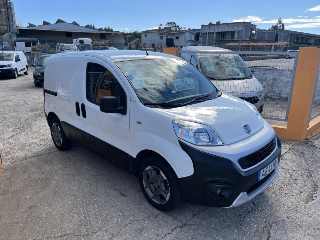 Fiat Fiorino 1.3 M-Jet Adventure 2020 - 9990 EUR, 159960 km - AUTO.MOTO.pt - 159960km - foto 5 de 20