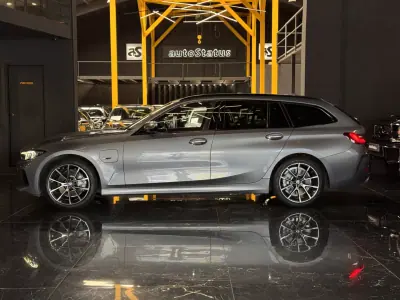 BMW 320 2023 - 31990 EUR, 75900 km - AUTO.MOTO.pt - 75900km - foto 7 de 36