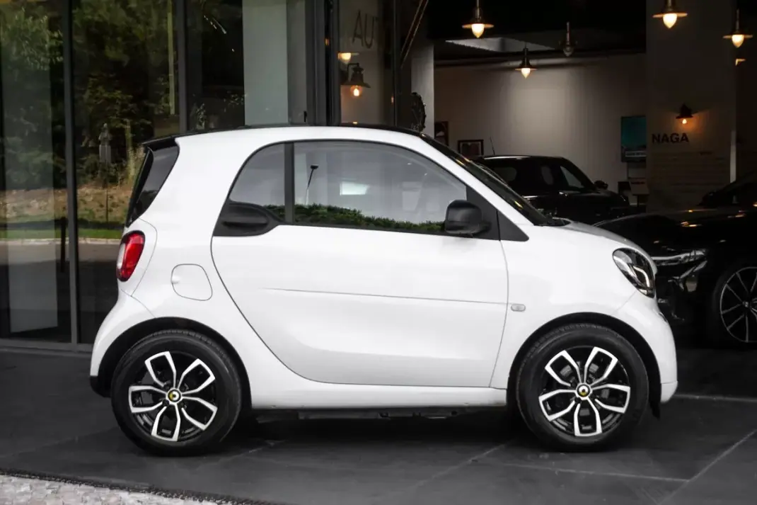 Smart ForTwo Coupé 2019 - 10900 EUR, 68296 km - AUTO.MOTO.pt - 68296km - foto 5 de 37