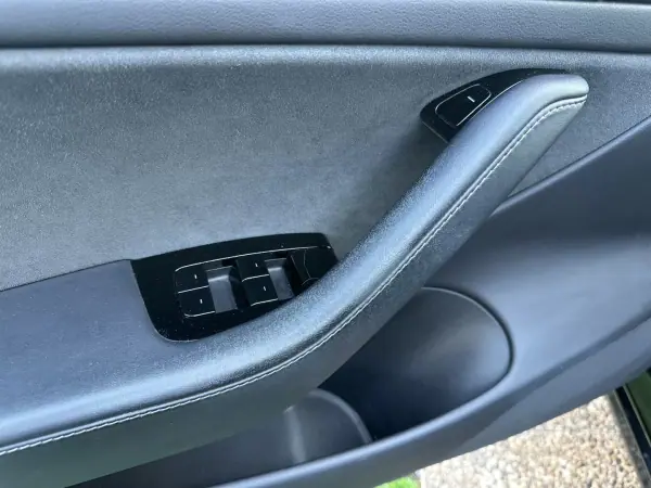 Tesla Model 3 2019 - 19900 EUR, 270000 km - AUTO.MOTO.pt - 270000km - foto 23 de 53