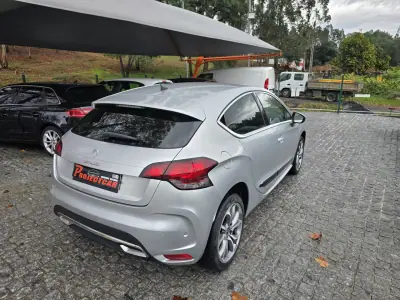 Citroën DS4 2011 - 11900 EUR, 230000 km - AUTO.MOTO.pt - 230000km - foto 10 de 11