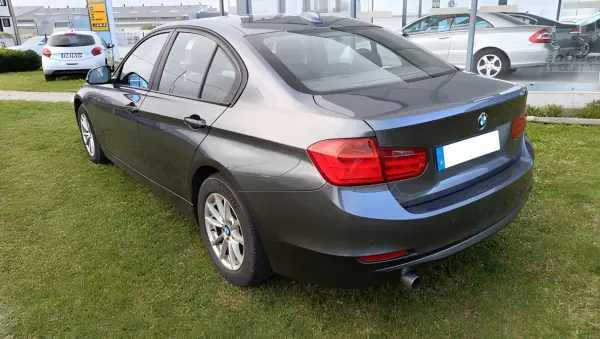 BMW 316 2014 - 10999 EUR, 180000 km - AUTO.MOTO.pt - 180000km - foto 4 de 9