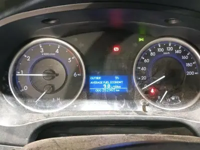 Toyota Hilux 2019 - 22900 EUR, 262965 km - AUTO.MOTO.pt - 262965km - foto 2 de 7