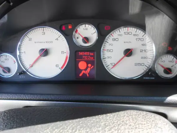 Peugeot 407 2008 - 4750 EUR, 340469 km - AUTO.MOTO.pt - 340469km - foto 12 de 13
