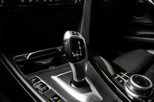 BMW 318 Gran Turismo 2019 - 21900 EUR, 233336 km - 233336km - foto 16 de 36