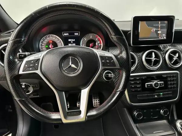 Mercedes-Benz A 180 2013 - 11800 EUR, 331000 km - AUTO.MOTO.pt - 331000km - foto 15 de 18