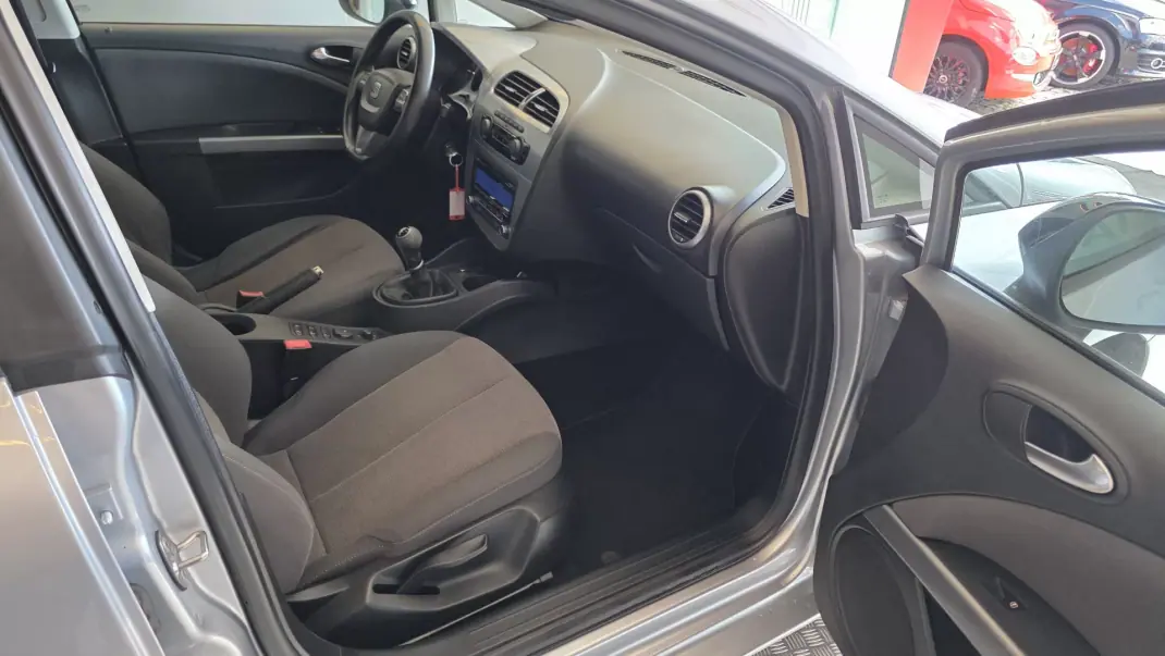 SEAT Leon 2011 - 8900 EUR, 188295 km - AUTO.MOTO.pt - 188295km - foto 49 de 52