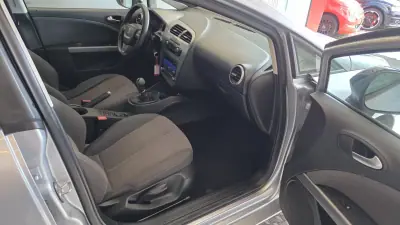 SEAT Leon 2011 - 8900 EUR, 188295 km - AUTO.MOTO.pt - 188295km - foto 49 de 52