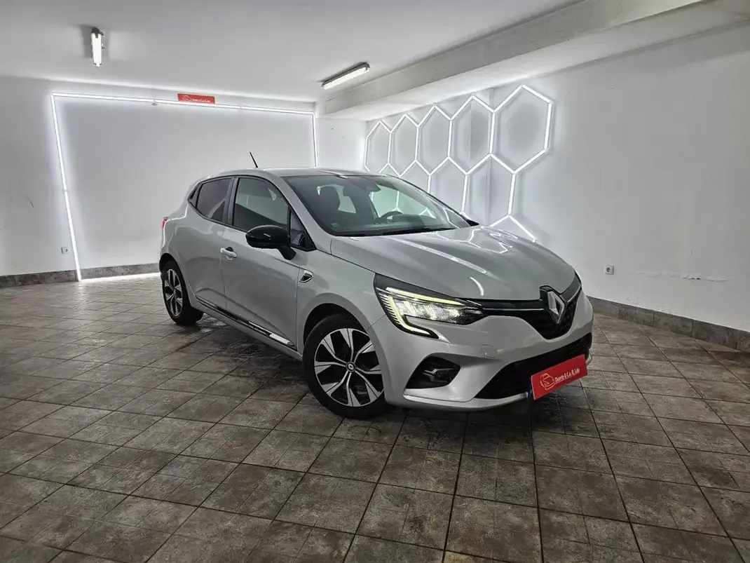 Renault Clio 2022 - 13850 EUR, 153048 km - AUTO.MOTO.pt - 153048km - foto 1 de 17