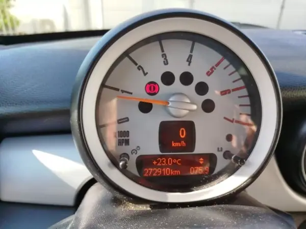 MINI Cooper 2010 - 8500 EUR, 272910 km - AUTO.MOTO.pt - 272910km - foto 4 de 14