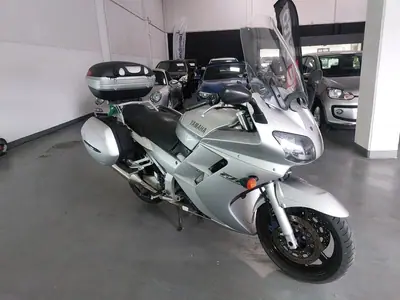 Yamaha FJR 1300ES 2003 - 5490 EUR, 111480 km - AUTO.MOTO.pt - 111480km - foto 8 de 13