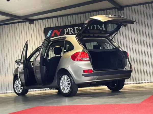 Renault Clio Break 2012 - 6500 EUR, 190800 km - AUTO.MOTO.pt - 190800km - foto 15 de 34
