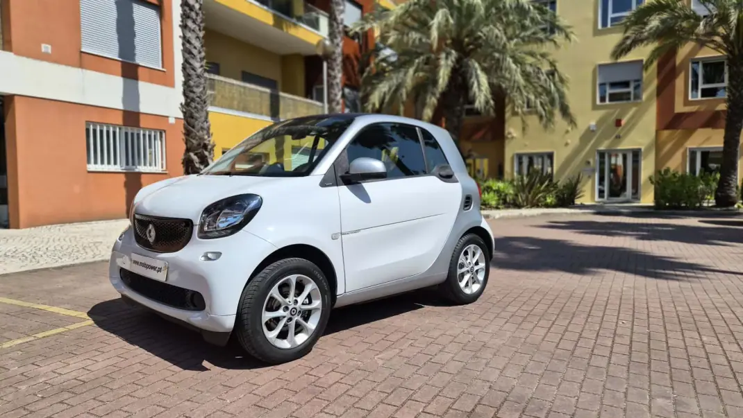 Smart ForTwo Coupé 2017 - 12480 EUR, 45000 km - 45000km - foto 3 de 7