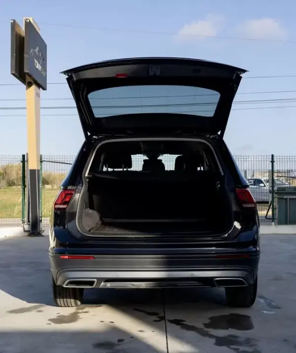Volkswagen Tiguan Allspace 2018 - 29890 EUR, 105000 km - AUTO.MOTO.pt - 105000km - foto 15 de 41