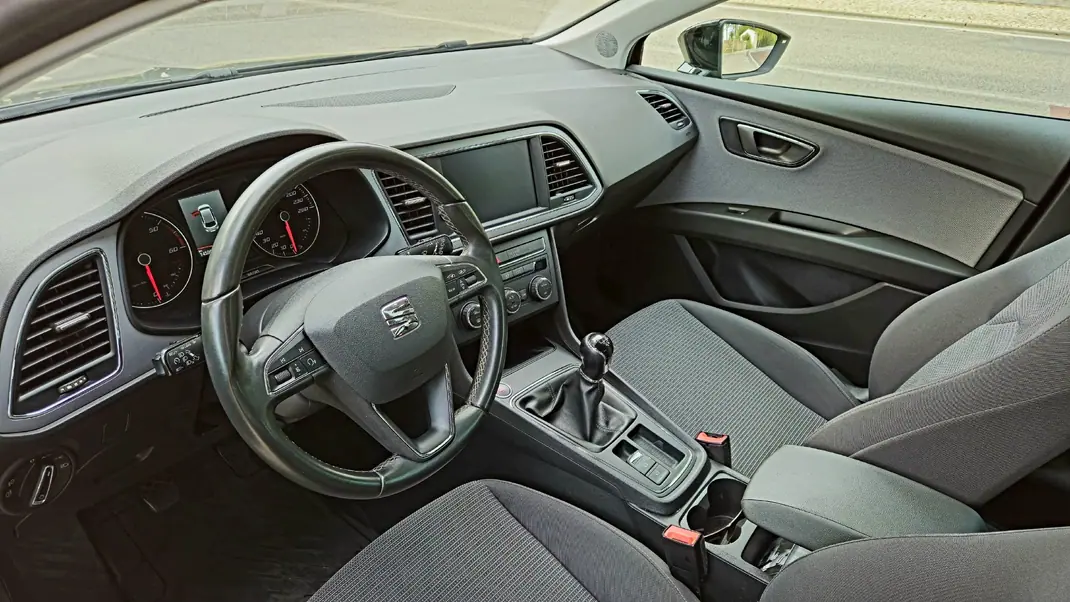 SEAT Leon 2020 - 13000 EUR, 180000 km - 180000km - foto 4 de 6