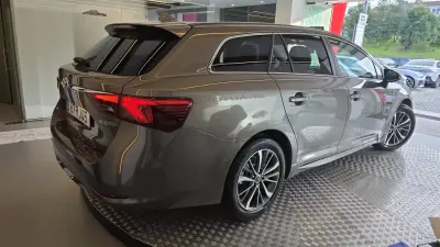 Toyota Avensis Touring Sports 2016 - 14900 EUR, 212217 km - AUTO.MOTO.pt - 212217km - foto 20 de 57