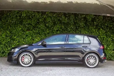 Volkswagen Golf 2019 - 24500 EUR, 114000 km - AUTO.MOTO.pt - 114000km - foto 7 de 17