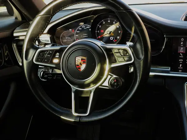 Porsche Panamera 2018 - 59000 EUR, 108000 km - 108000km - foto 3 de 10