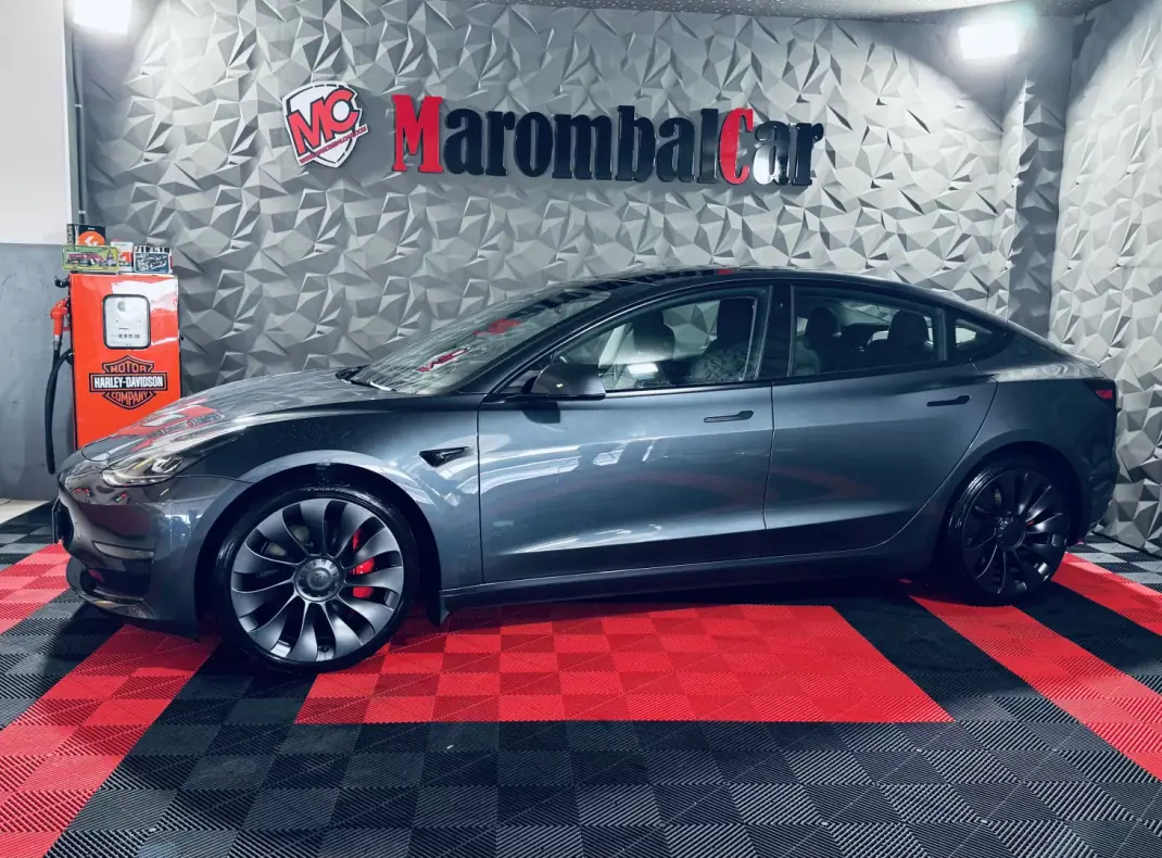 Tesla Model 3 2022 - 32990 EUR, 70718 km - AUTO.MOTO.pt - 70718km - foto 13 de 33